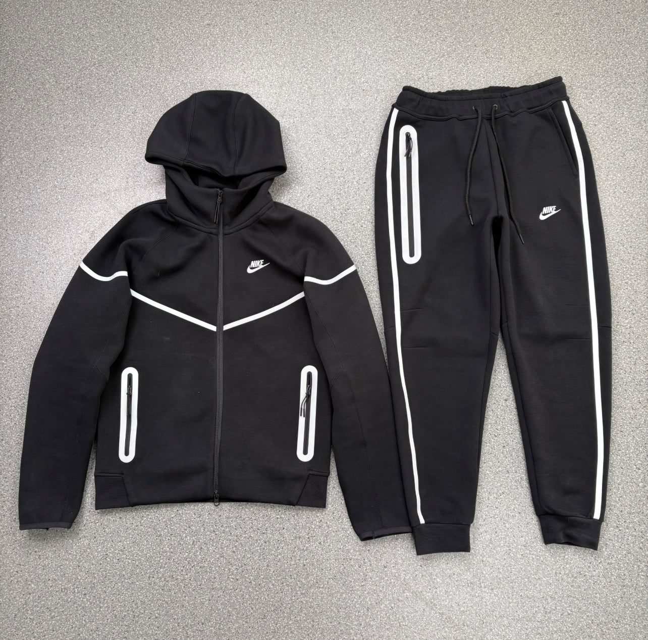 Nike Tech Fleece Set – Reflective Black Edition (Hoodie +